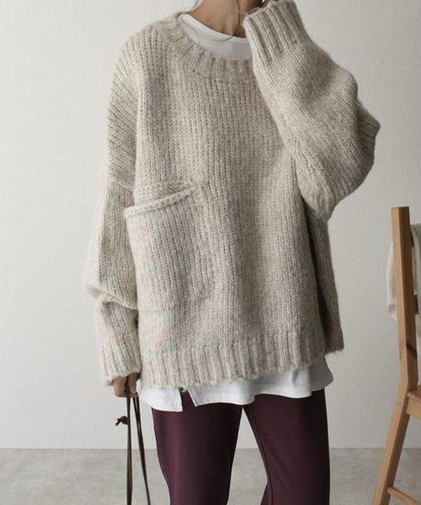 Übergroßer beiger Pullover mit Taschenfront