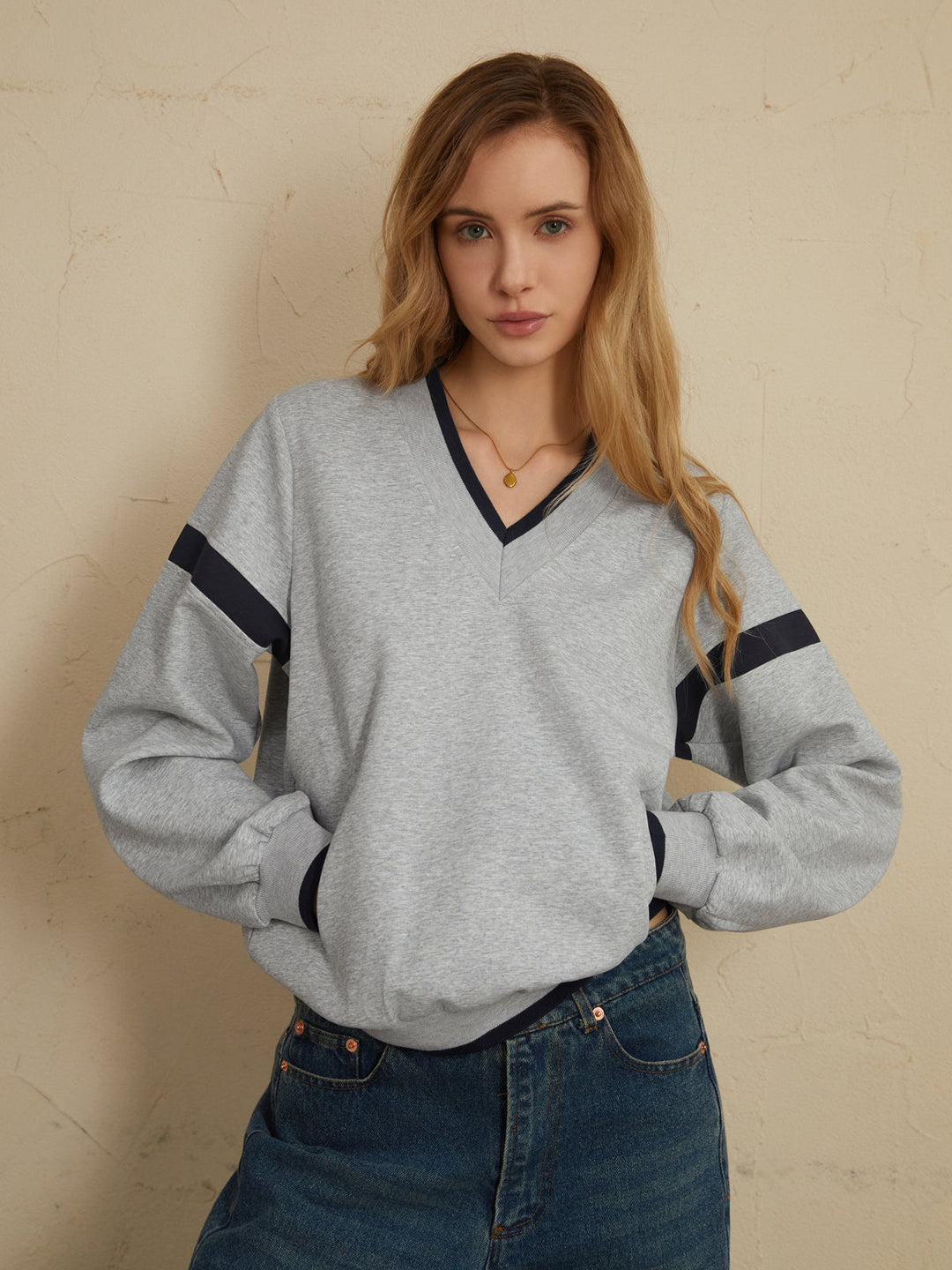 SCARLETT - Oversized Sweatshirt mit Kontrastbesatz